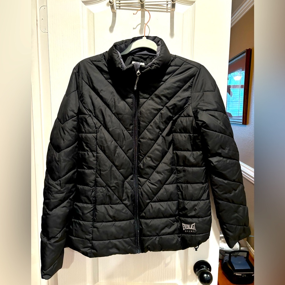 Everlast. Size small black puffer jacket.  NWOT full zip‎